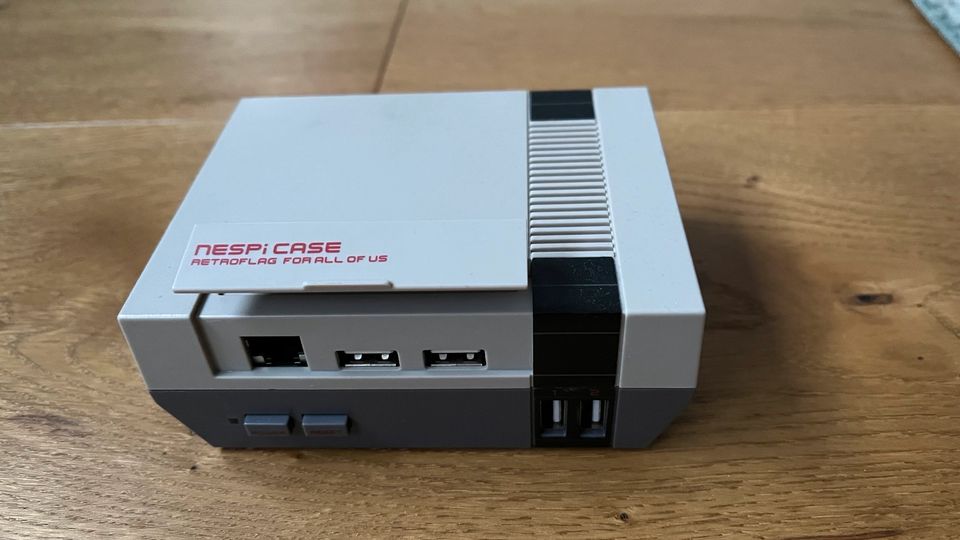 Retroflag Raspberry NESpi case compatible mit Pi 3 2 B+ in Bochum