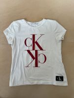 Calvin Klein T-Shirt Größe 152 Top Zustand Nordrhein-Westfalen - Mülheim (Ruhr) Vorschau