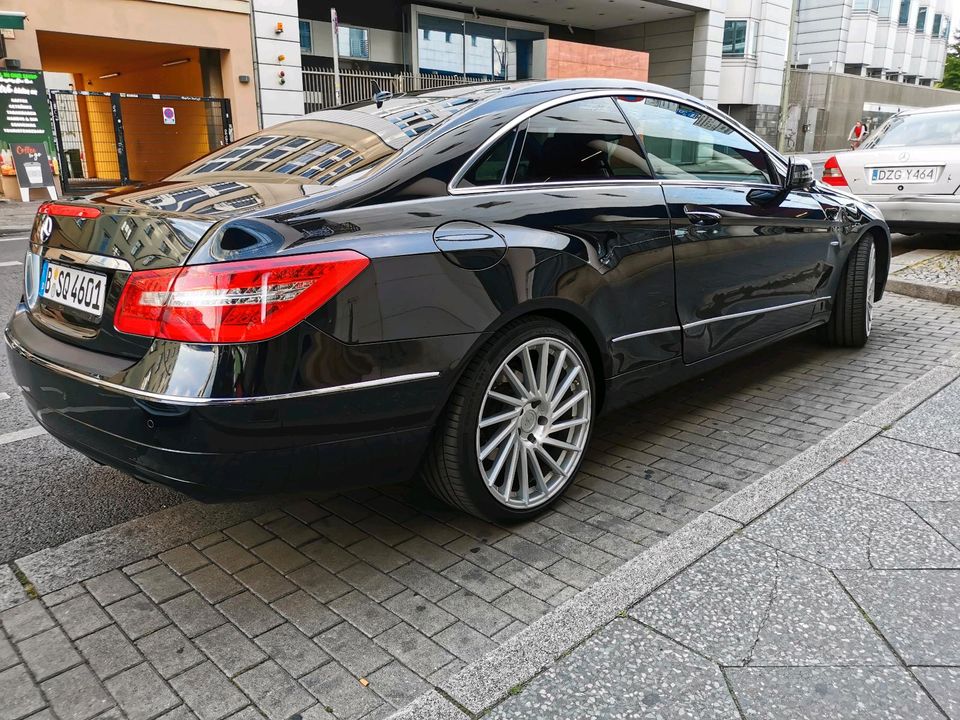 Mercedes Benz W207 A207 E Coupe Cabrio Seotenscheibe Rechts in Berlin