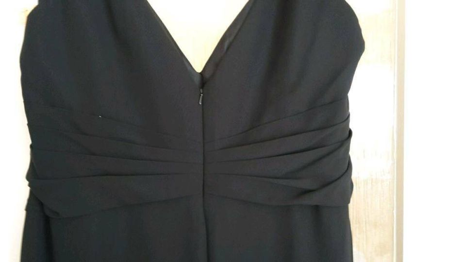 Abendkleid, langes schwarzes Kleid, Gr. 46/48, Size:24,Langgröße in  Schleswig-Holstein - Reinbek | eBay Kleinanzeigen ist jetzt Kleinanzeigen