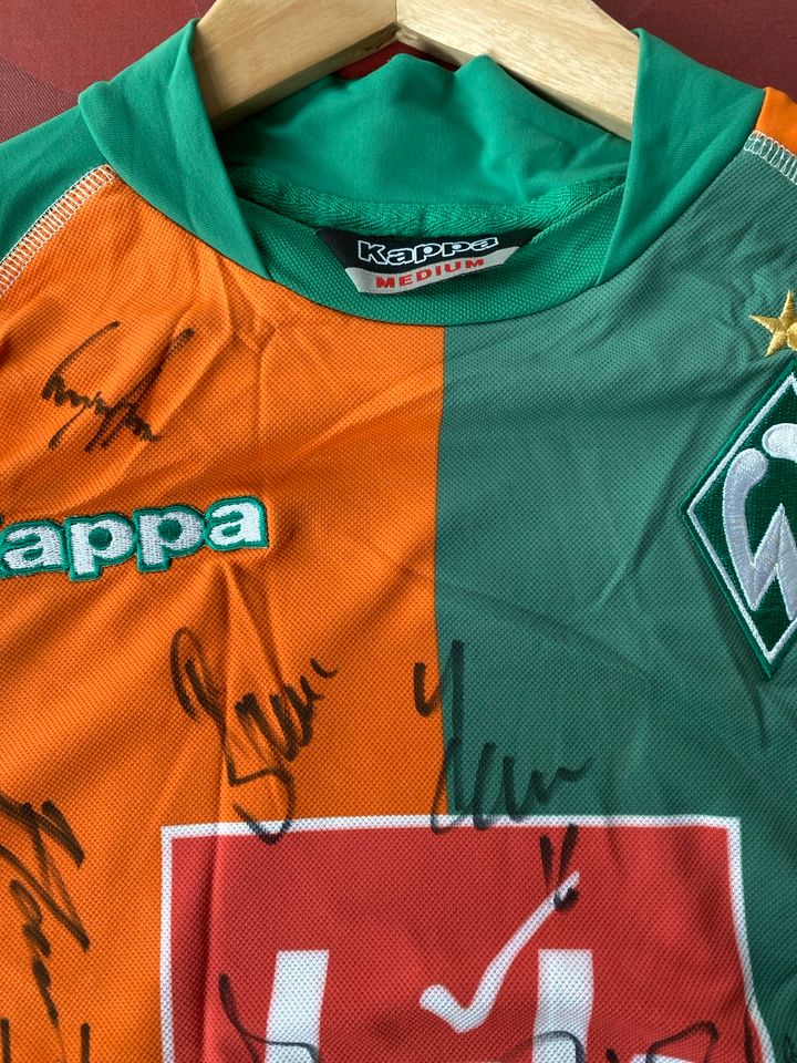 Werder  Bremen Trikot 2005 mit Original Unterschriften in Nordenham