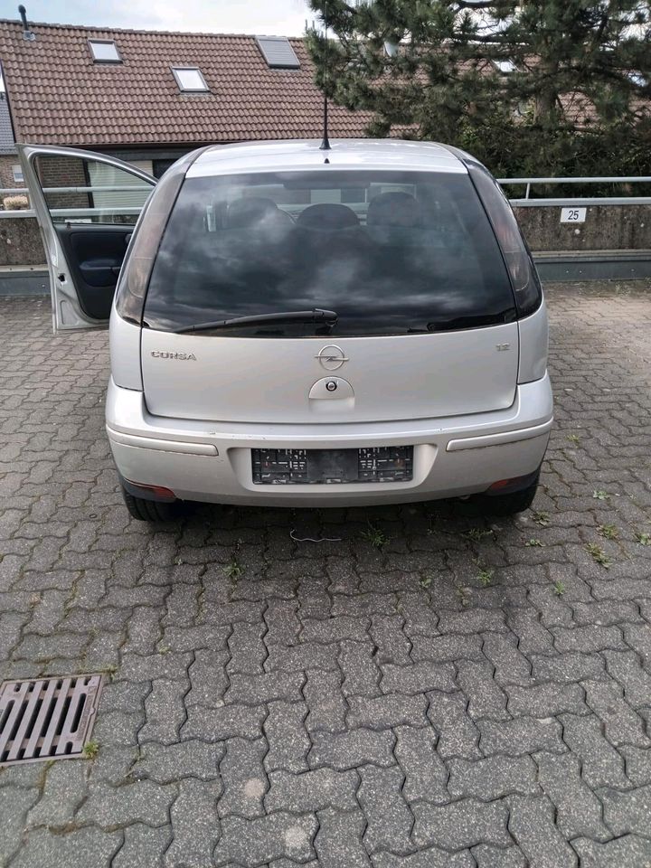 Opel Corsa Bau Jahr 2003 in Aachen