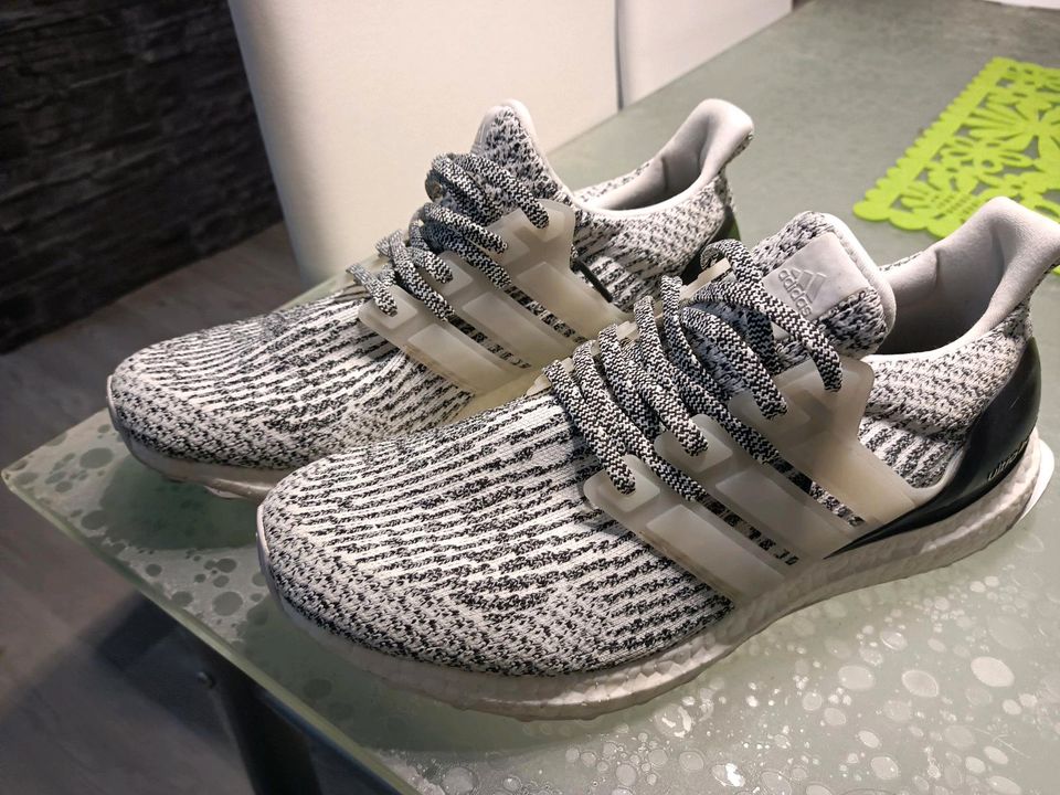 Adidas Ultra Boost Oreo 42 2/3 US 9 Sneaker in Krefeld