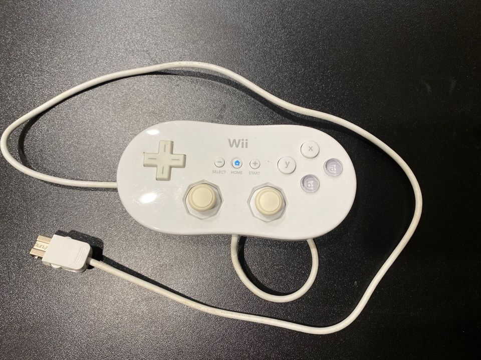 Nintendo Wii Gamepad Controller in Frankfurt am Main