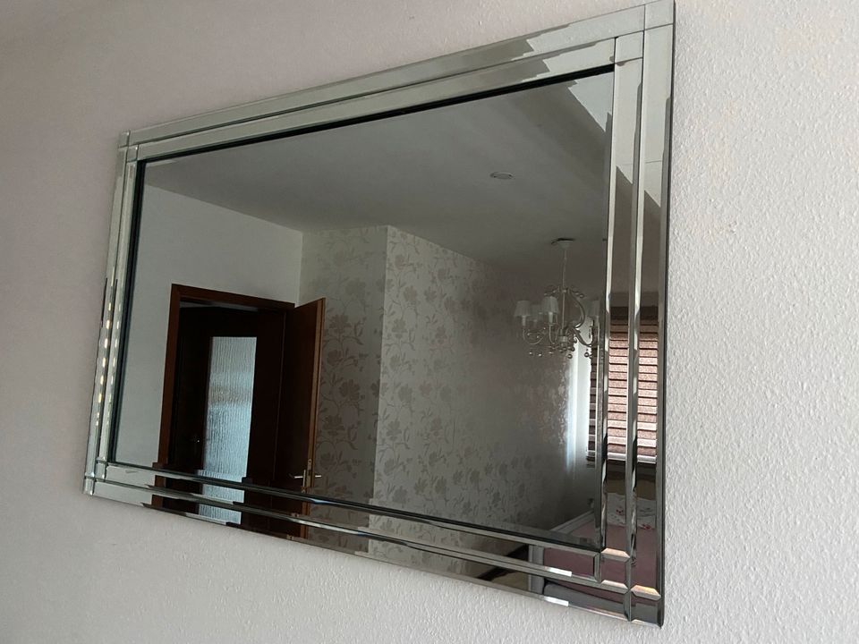 Wandspiegel 80x120cm Silber Neuwertig in Reinbek