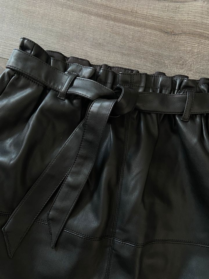 Only Leder Rock Gr. 38 schwarz wie neu in Hamm