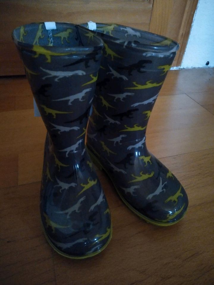 Gummistiefel Gr Eur 26 Dinosaurier Jungen neu mit Etikett in Klingenberg (Sachsen)