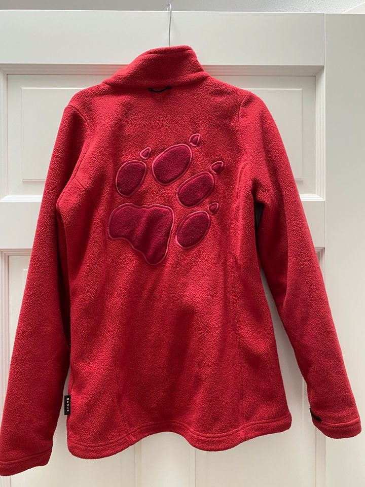 Rote Sweatshirt Jacke von der Marke Jack Wolfskin in Pleiskirchen