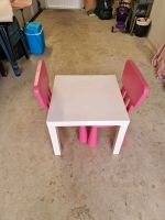 Kindertisch weiss mit 2 Stühle in pink Duisburg - Rheinhausen Vorschau