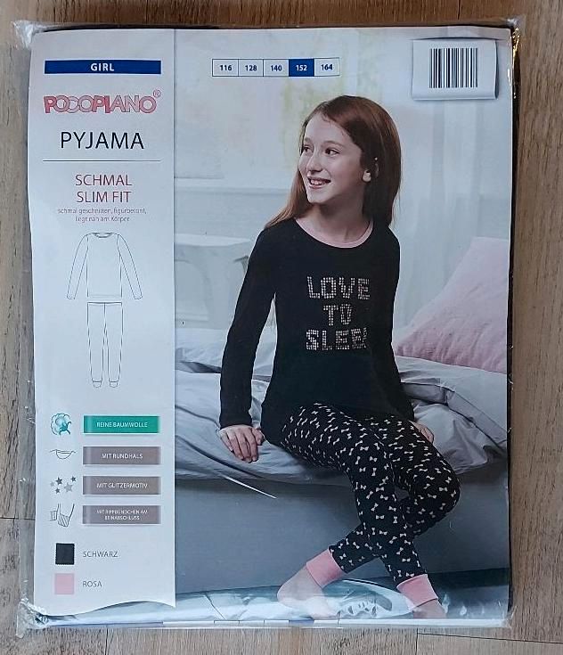 Pyjama / Nachtzeug für Mädchen Gr. 152 in Bredstedt