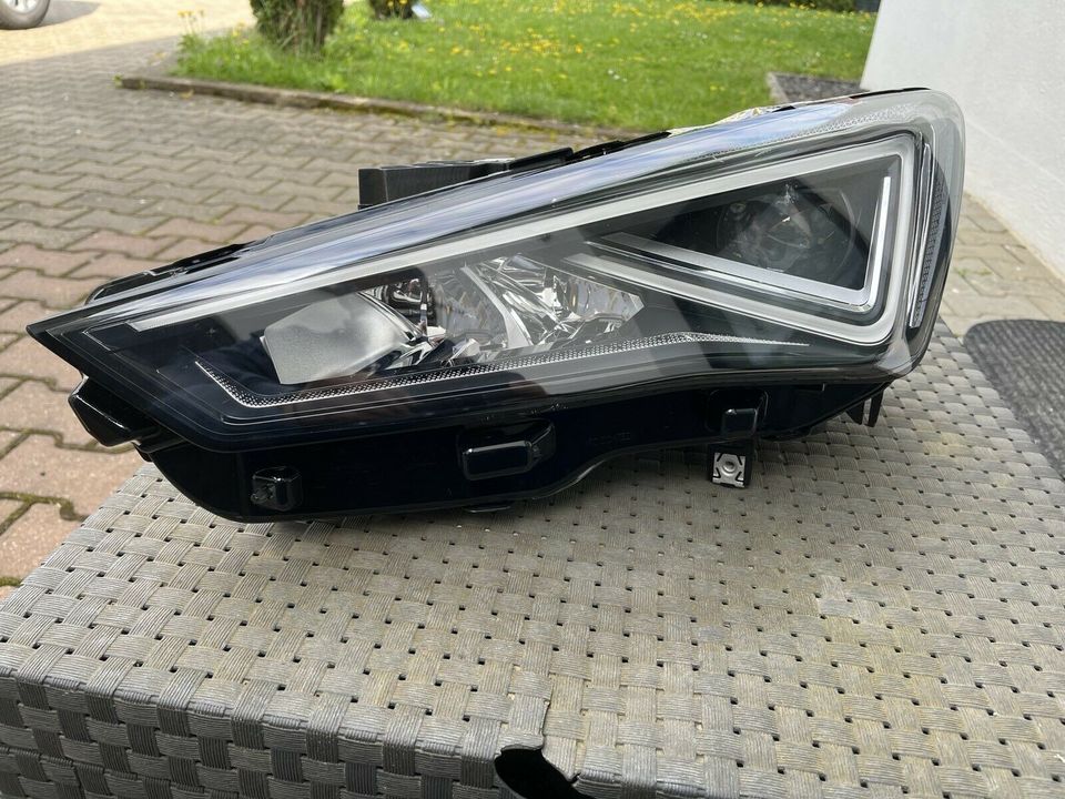 Led Scheinwerfer Seat Leon KL 5FB links 5FB941007 Bj. 2021 in  Baden-Württemberg - Heiningen | Ersatz- & Reparaturteile | eBay  Kleinanzeigen ist jetzt Kleinanzeigen