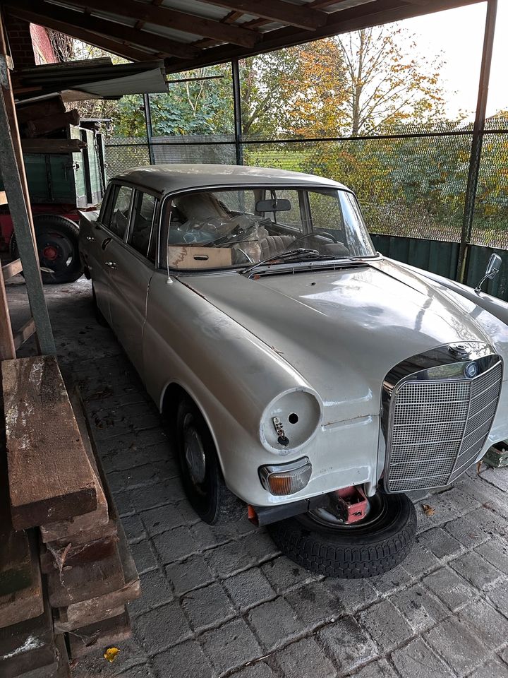 Mercedes W110 200er, Bj. 1965, Restaurationsobjekt! in Krempdorf