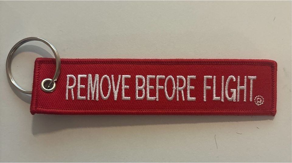 Remove before Flight Schlüsselanhänger Pilot Fliegen Flugzeug in Hochspeyer