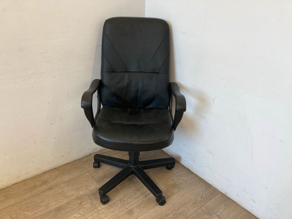 #A Schreibtischstuhl schwarz Bürostuhl Drehstuhl Kunstleder Büro in Burgstädt