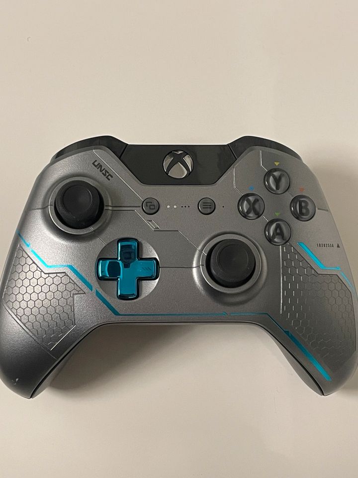 Xbox One Controller Halo 5 Spartan Locke Edition in Berlin