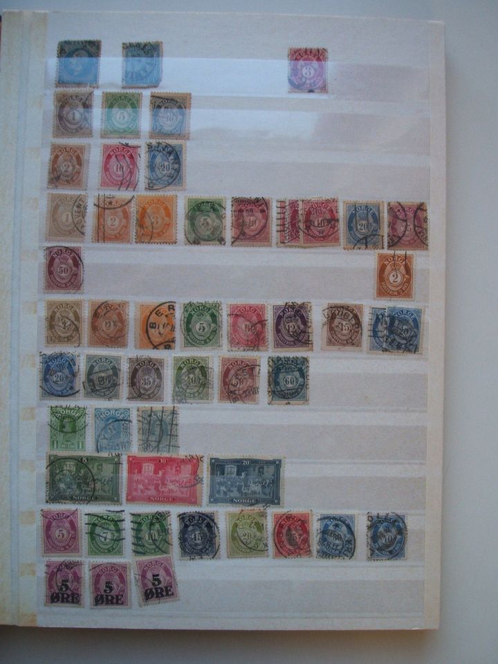 Norwegen - Briefmarken in einem Album und auf alten Blättern in Mühlhausen