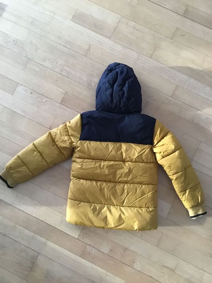 Winterjacke Parka mit Kapuze schwarz/ ocker in Hirschberg a.d. Bergstr.