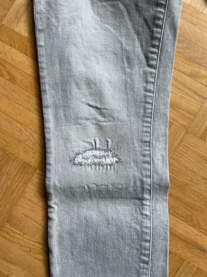 7 for all mankind Jeans "Roxanne" Damen Gr. 31 hellgrau destroyed in Hamburg