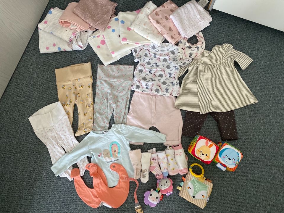 Baby Mädchen Kleiderpaket Größe 50-56 in St. Ingbert