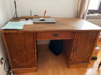 Schreibtisch, Holz, alt und schwer Freiburg im Breisgau - Kirchzarten Vorschau