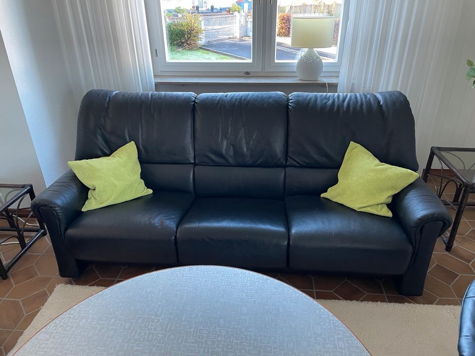 Ledercouch 2- und 3-Sitzer + Sessel schwarz in Limeshain