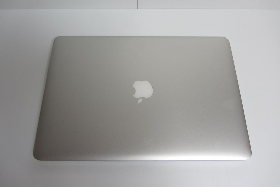 Defektes Apple MacBook Retina Display 15“ A1398 Late 2013 Ersatz in Ruderatshofen