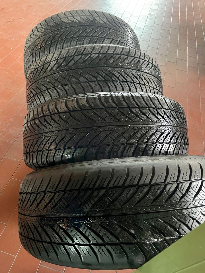 BMW F20 F21 Original Alufelgen Winterreifen 205/55R16 GOOD YEAR in Moers