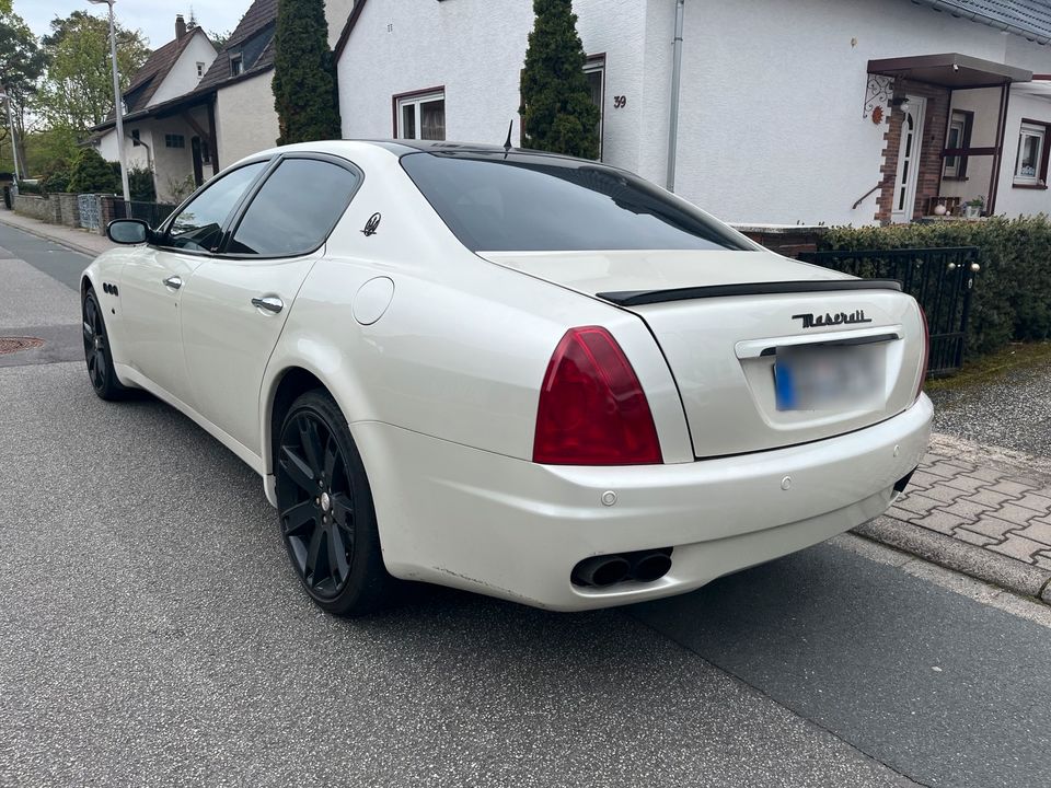 Maserati Quattroporte Sport GT - ZF Getriebe - Sonderlackierung in Rüsselsheim