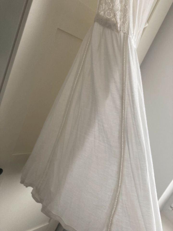 Weißes Kleid Element boho Strand mit spitze Sommerkleid in Rieste