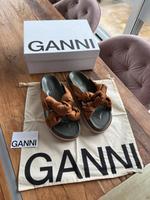 Ganni Mules Sandalen, edel, Plateau, Gr. 40, neuwertig Kreis Ostholstein - Scharbeutz Vorschau