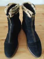 Stiefeletten, schwarz mit Pelz-Einsatz und Profilsohle, Gr. 42 Stuttgart - Vaihingen Vorschau