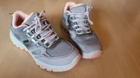 Romika Sneaker Freizeitschuhe grau-rosé wie neu Größe 38 Hessen - Bad Vilbel Vorschau