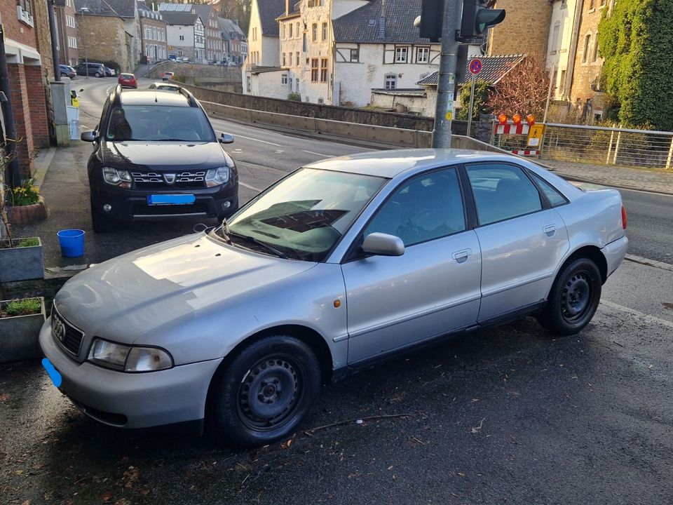 Audi A4, Bj. 97, 74KW, 1,6l, Zylinderkopfd. defekt!!!, ohne TÜV in Aachen