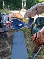 Camping Set Isomatten Pop Up Sonnenzelt  4 Gartenstühle Hessen - Mühltal  Vorschau