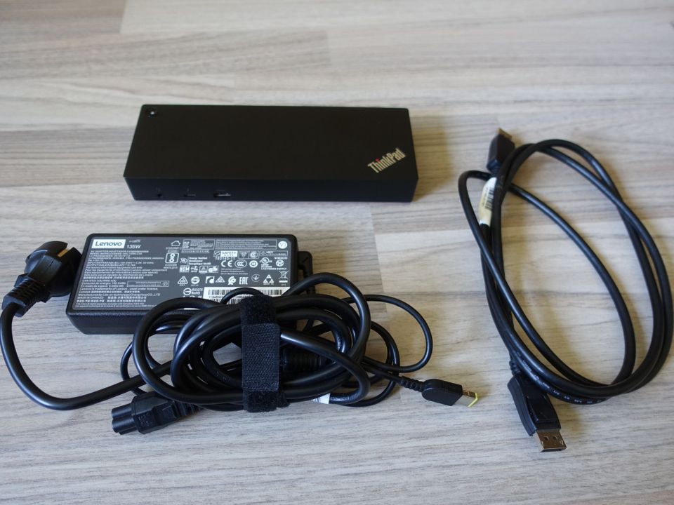 Lenovo ThinkPad Thunderbolt 3 Dockingstation USB-C + Netzteil in Dinslaken