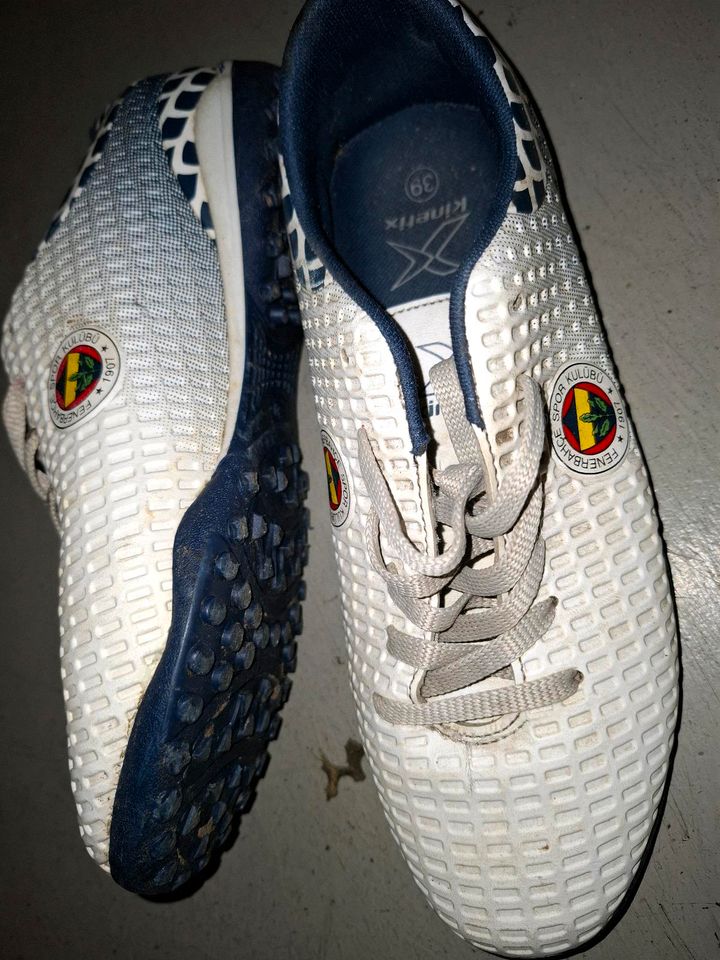 Fußballschuhe G.39 Fenerbahce in Gladbeck