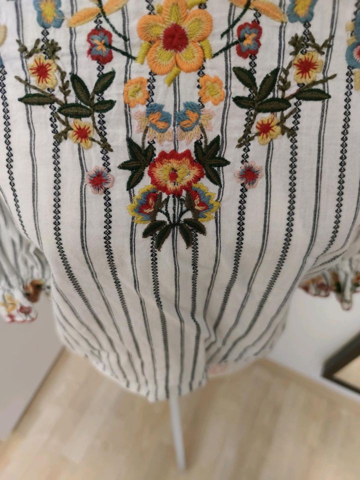 Boho Zara Bluse Blumenmuster in Essen