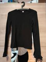 Levis Oberteil mit Trompeten Ärmeln Berlin - Steglitz Vorschau