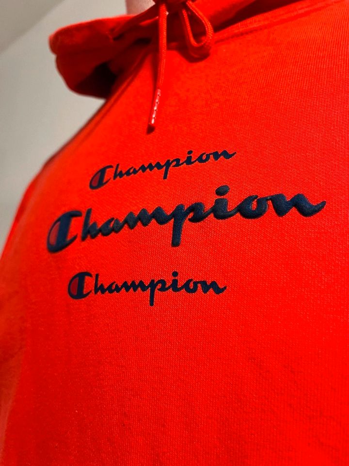 Champion Hoodie Sweater Rot Gr. S wie Neu in Hamburg