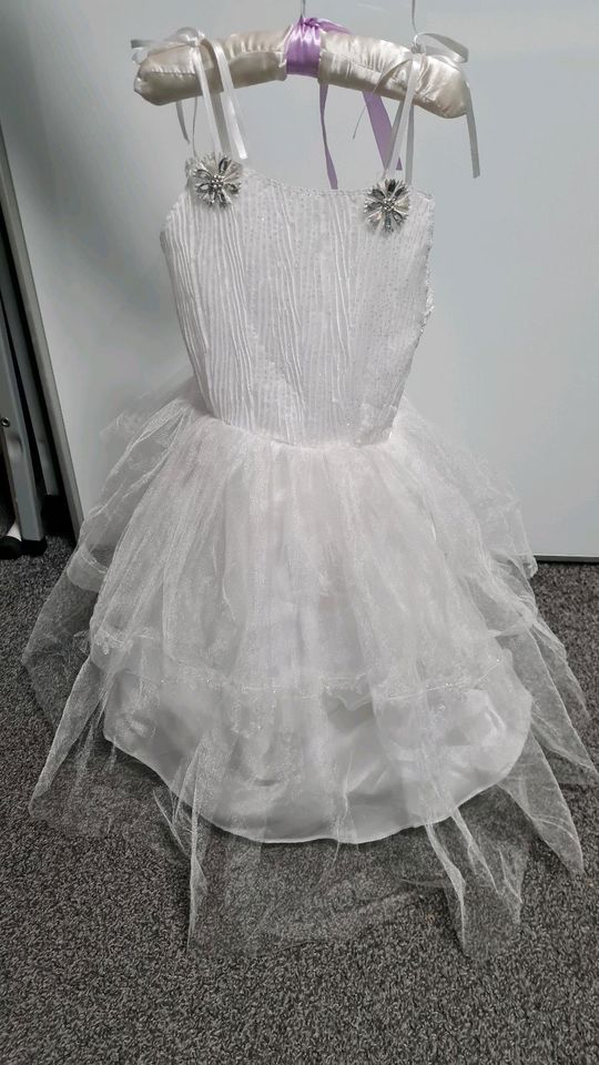 Brautkleid Mädchen Festkleid weiß in Burscheid