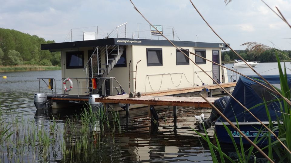 Exklusives Hausboot chartern (mieten) in Brandenburg an der Havel