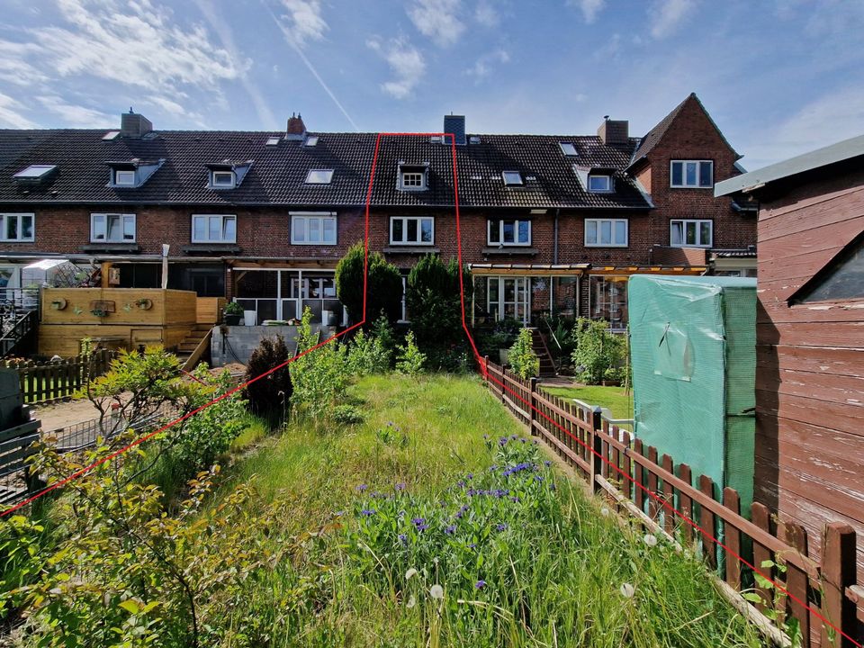 Bezugsfreies Reihenmittelhaus in Kiel-Elmschenhagen / Handwerker aufgepasst! in Kiel