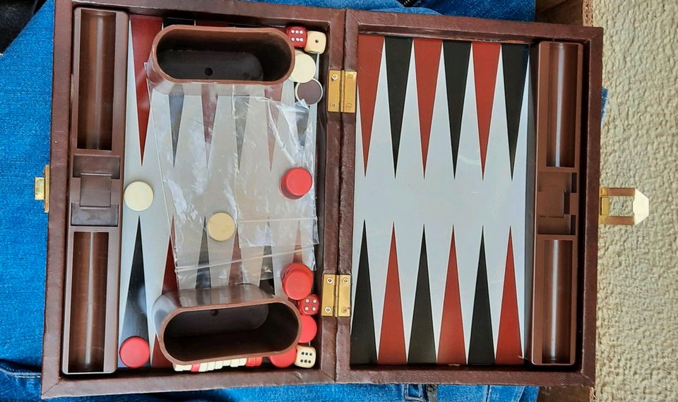 Backgammon Brettspiel in Ilsede