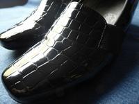 Dameschuh schwarz ara Blockabsatz 5 cm Lackschuh Leder Gr. 38,5 Niedersachsen - Uetze Vorschau