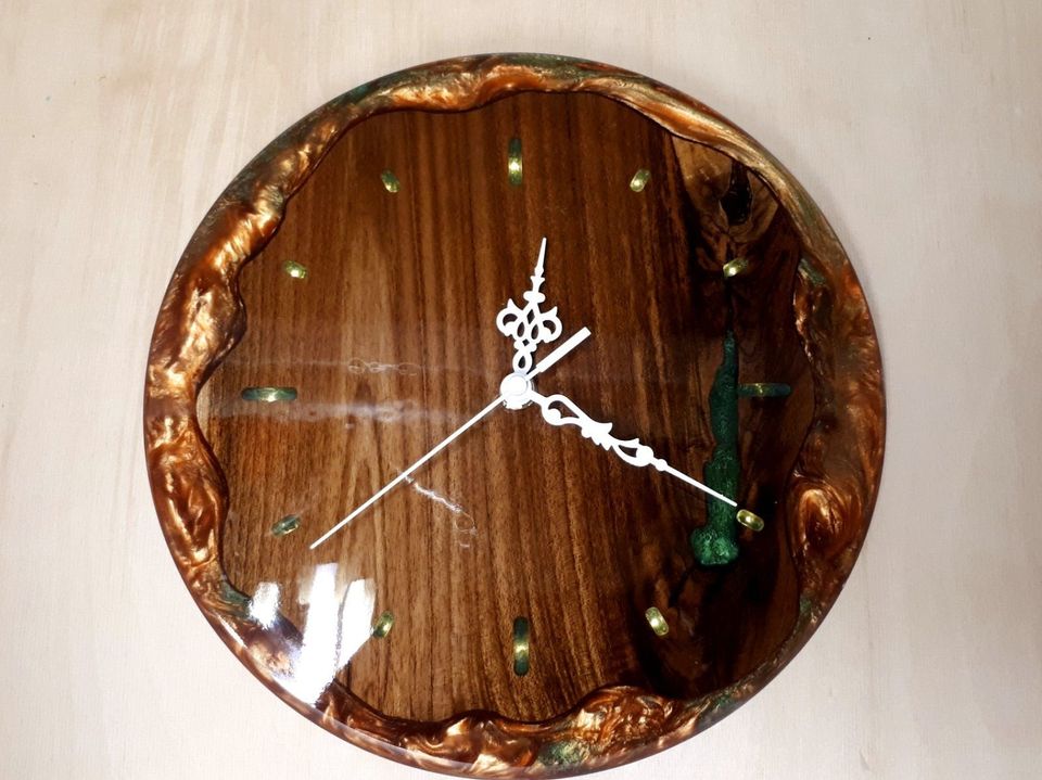 Wanduhr Resin Kunst Handarbeit - Einzelstück - Epoxidharz - Holz in Erfurt