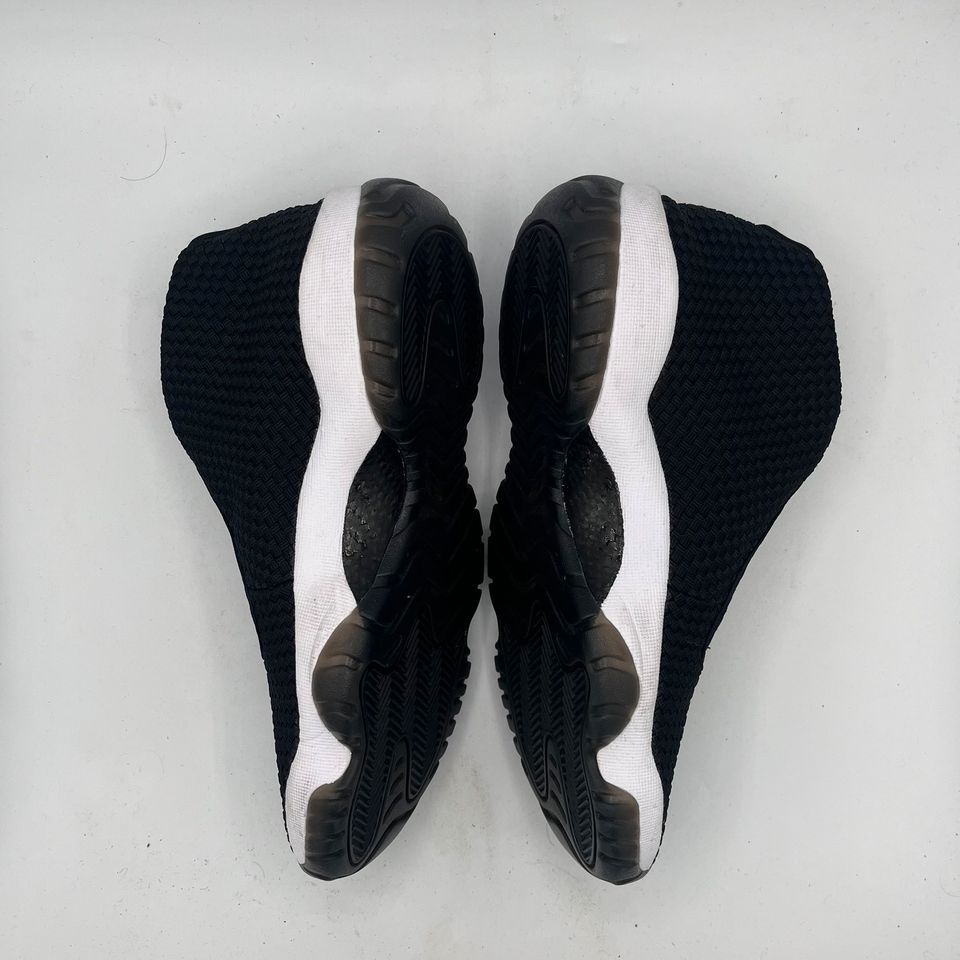 Air Jordan Future Woven black 11 Retro High OG low horizon white in Lage