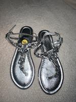 Sandalen Buffalo Silber 37 NEU KIRA Zehentreter Strass Niedersachsen - Göttingen Vorschau