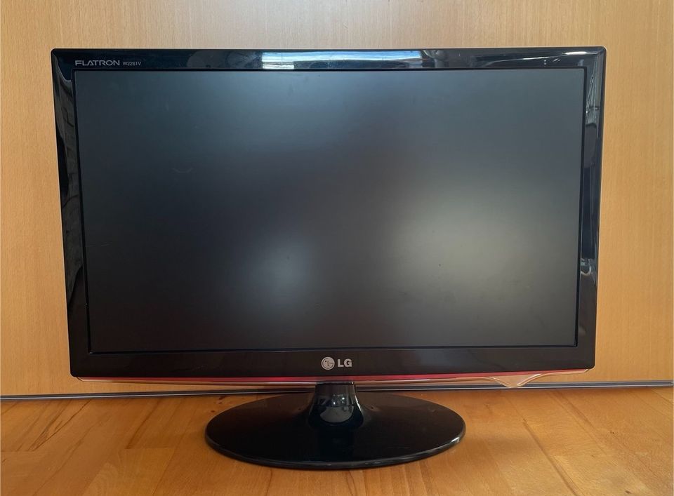LG W2261V-PF 22“ LCD Monitor in Braunschweig