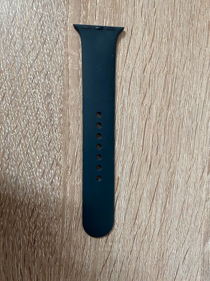 Apple Watch 40mm Black Sport Band Größe M|L in Potsdam