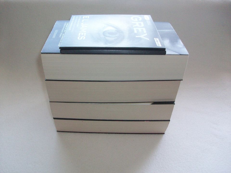 Fifty Shades of Grey mit Grey und Darker - Tolles Bücher Set in Spiesen-Elversberg